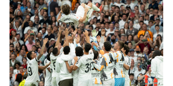 Alguns adeptos ainda não perceberam a despedida de Luka Modrić Alguns adeptos ainda não perceberam a despedida de Luka Modrić